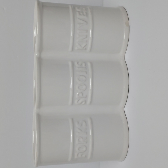 White Cliffs Kitchen White Embossed Serveware Holder By White